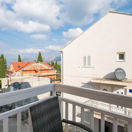 קאבטאט Villa Voinic 3 מראה חיצוני תמונה
