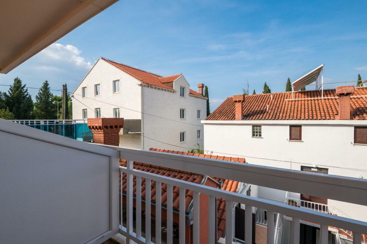 קאבטאט Villa Voinic 3 מראה חיצוני תמונה
