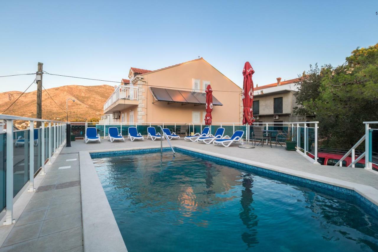 קאבטאט Villa Voinic 3 מראה חיצוני תמונה