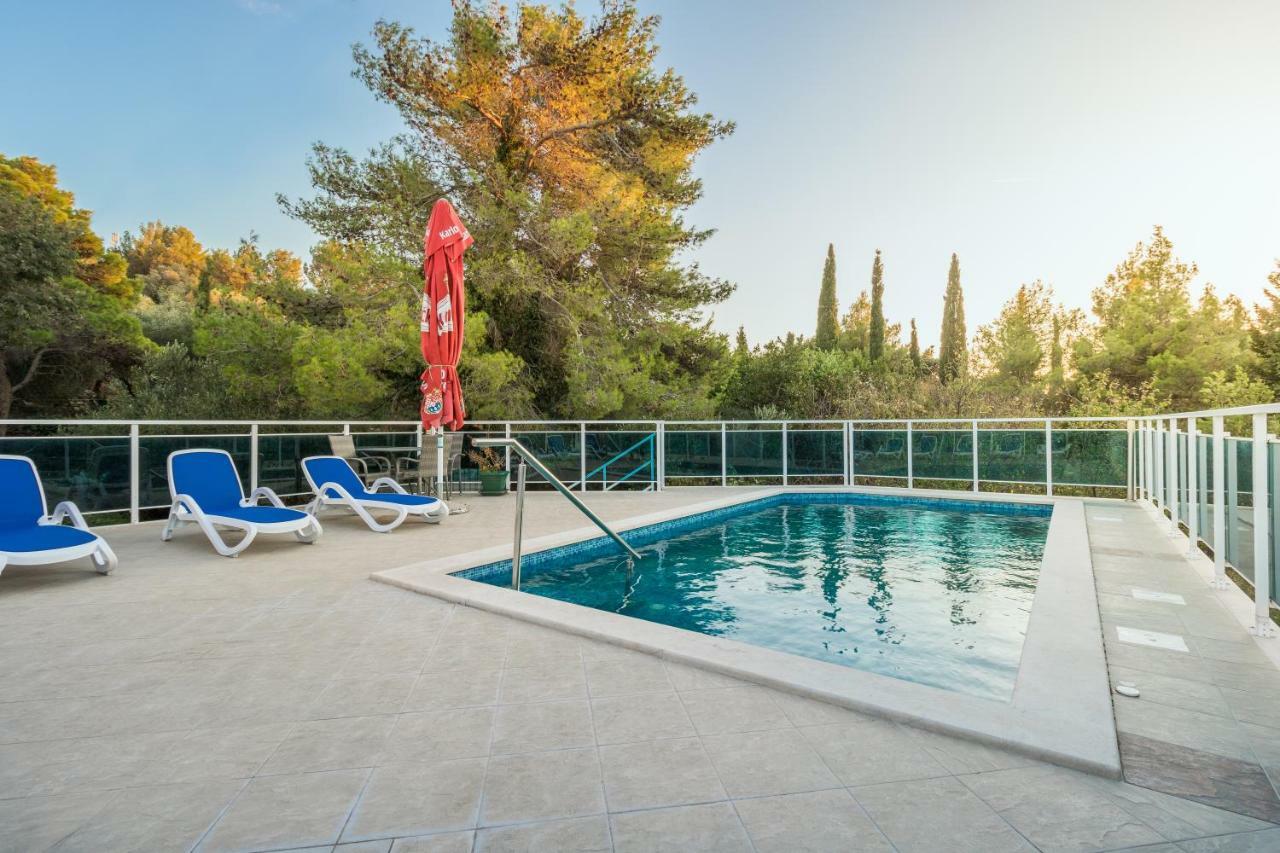 קאבטאט Villa Voinic 3 מראה חיצוני תמונה