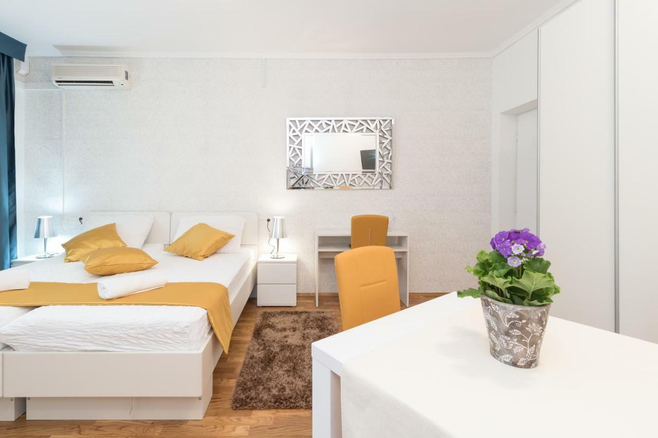 קאבטאט Villa Voinic 3 מראה חיצוני תמונה