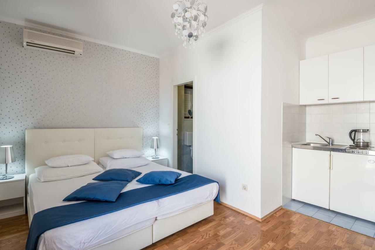 קאבטאט Villa Voinic 3 מראה חיצוני תמונה