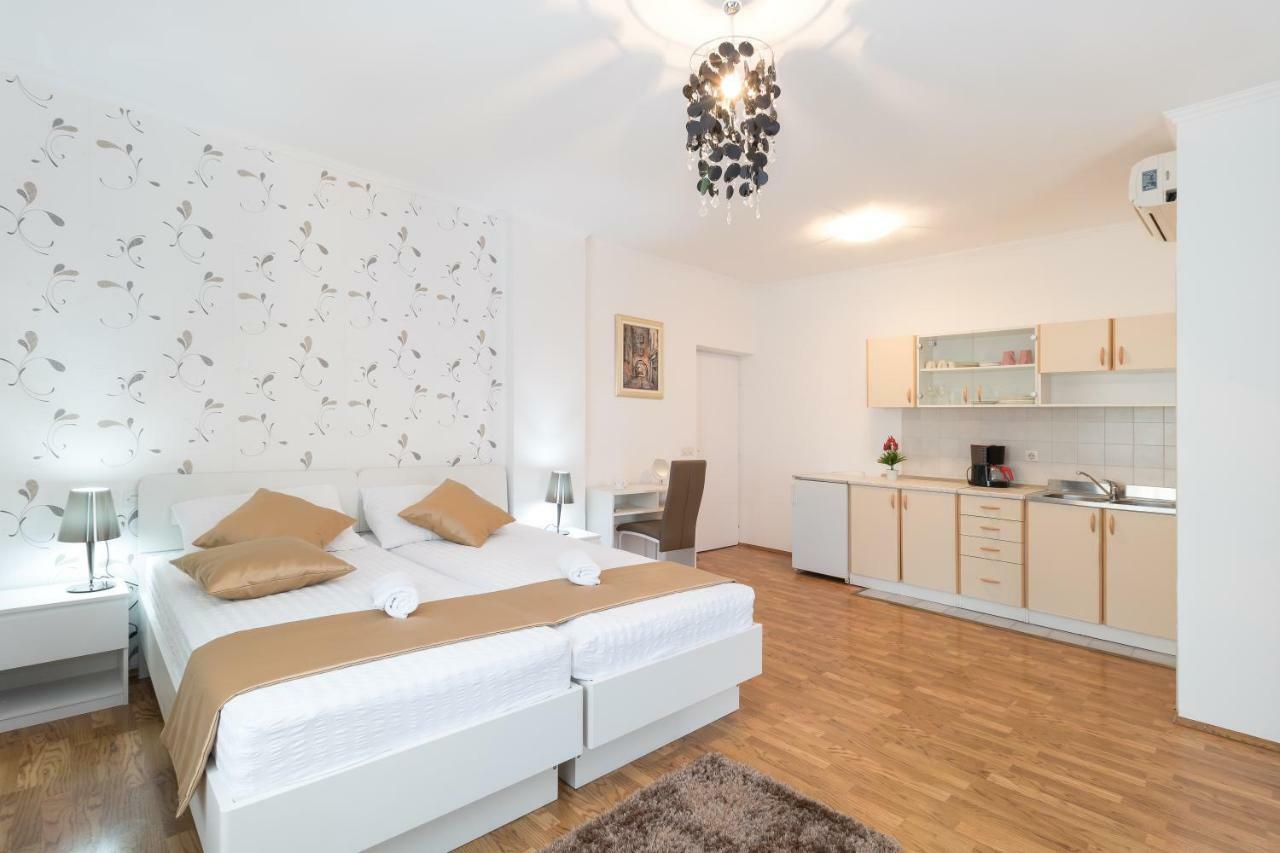 קאבטאט Villa Voinic 3 מראה חיצוני תמונה
