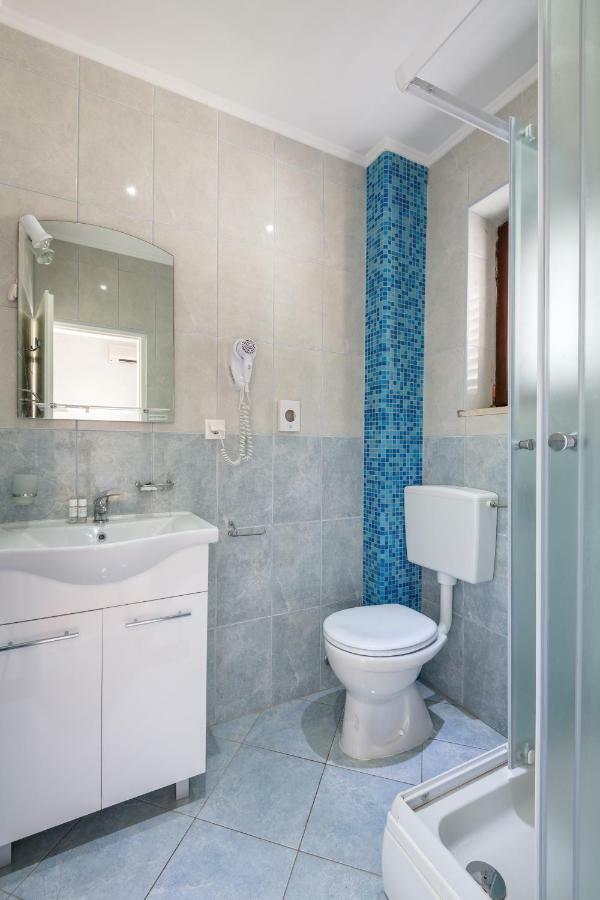 קאבטאט Villa Voinic 3 מראה חיצוני תמונה