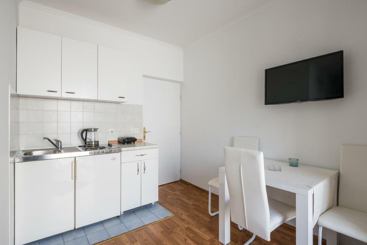 קאבטאט Villa Voinic 3 מראה חיצוני תמונה